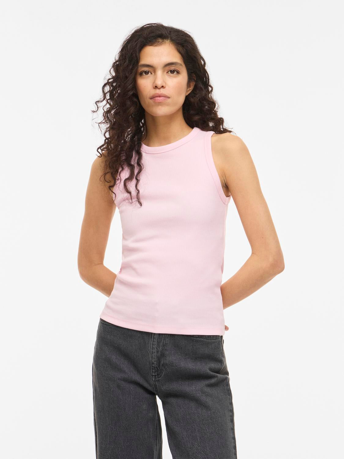 model_shot-front